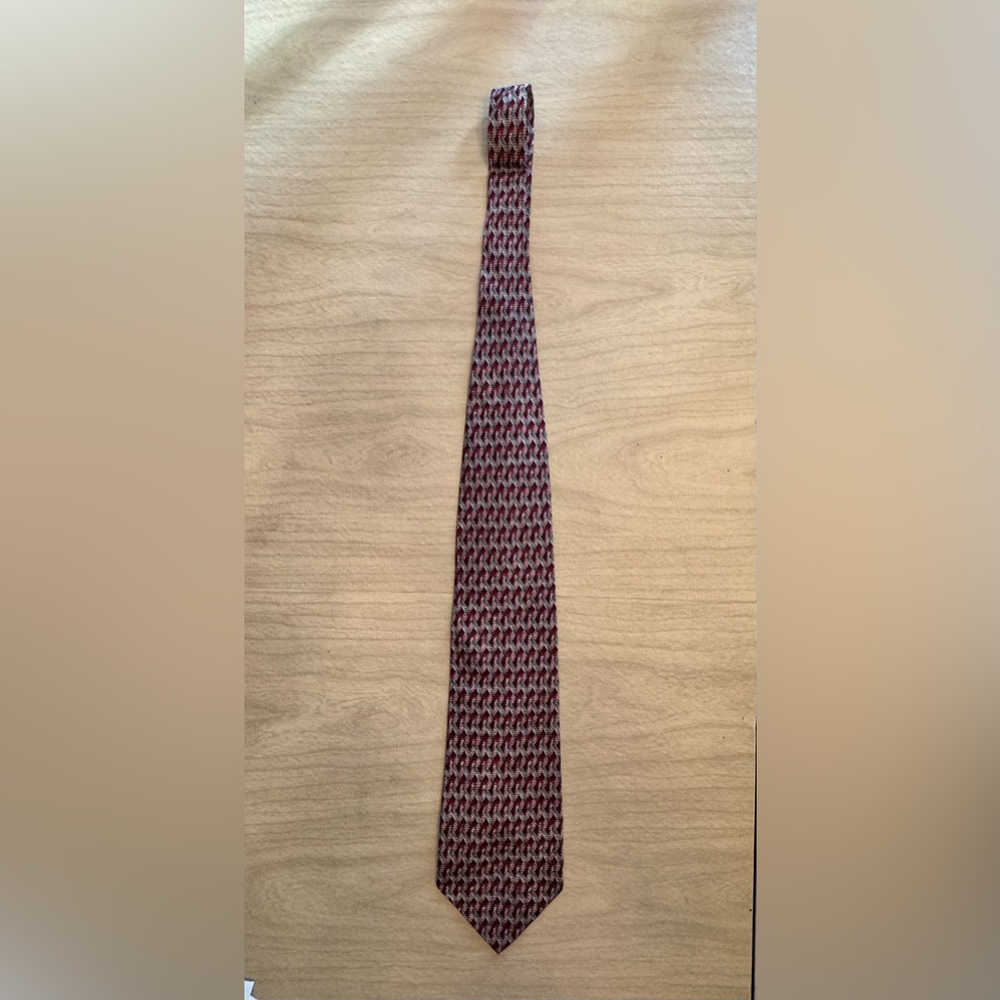 Valentino Men’s Necktie. 100% Silk.